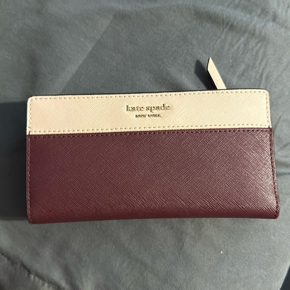 Kate Spade Wallet - Picture 1 of 3